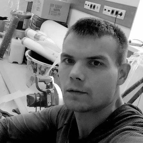 Юрий Тихонов